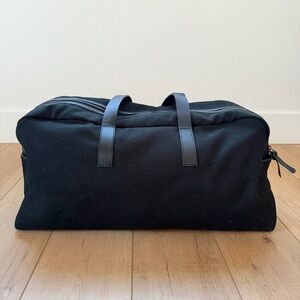 NWOT Everlane Womens Twill Weekender Black Inner Zip Pocket Double Handle Duffle